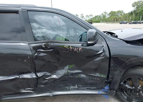 2015 Jeep Grand Cherokee High Altitude z USA, uszkodzony, nr VIN 1C4RJECG8FC137639